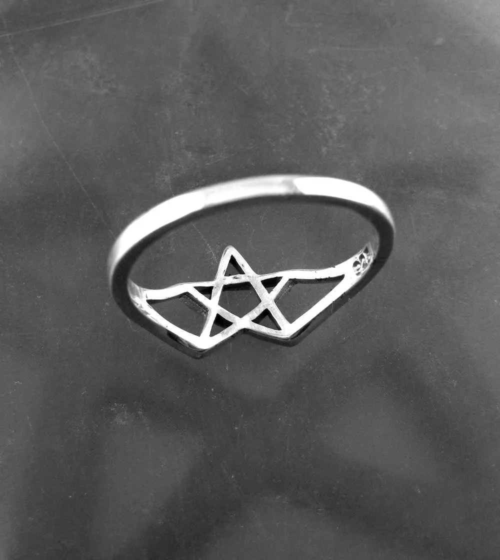 Cut-Out Pentagram / Second Degree Wicca Ring
