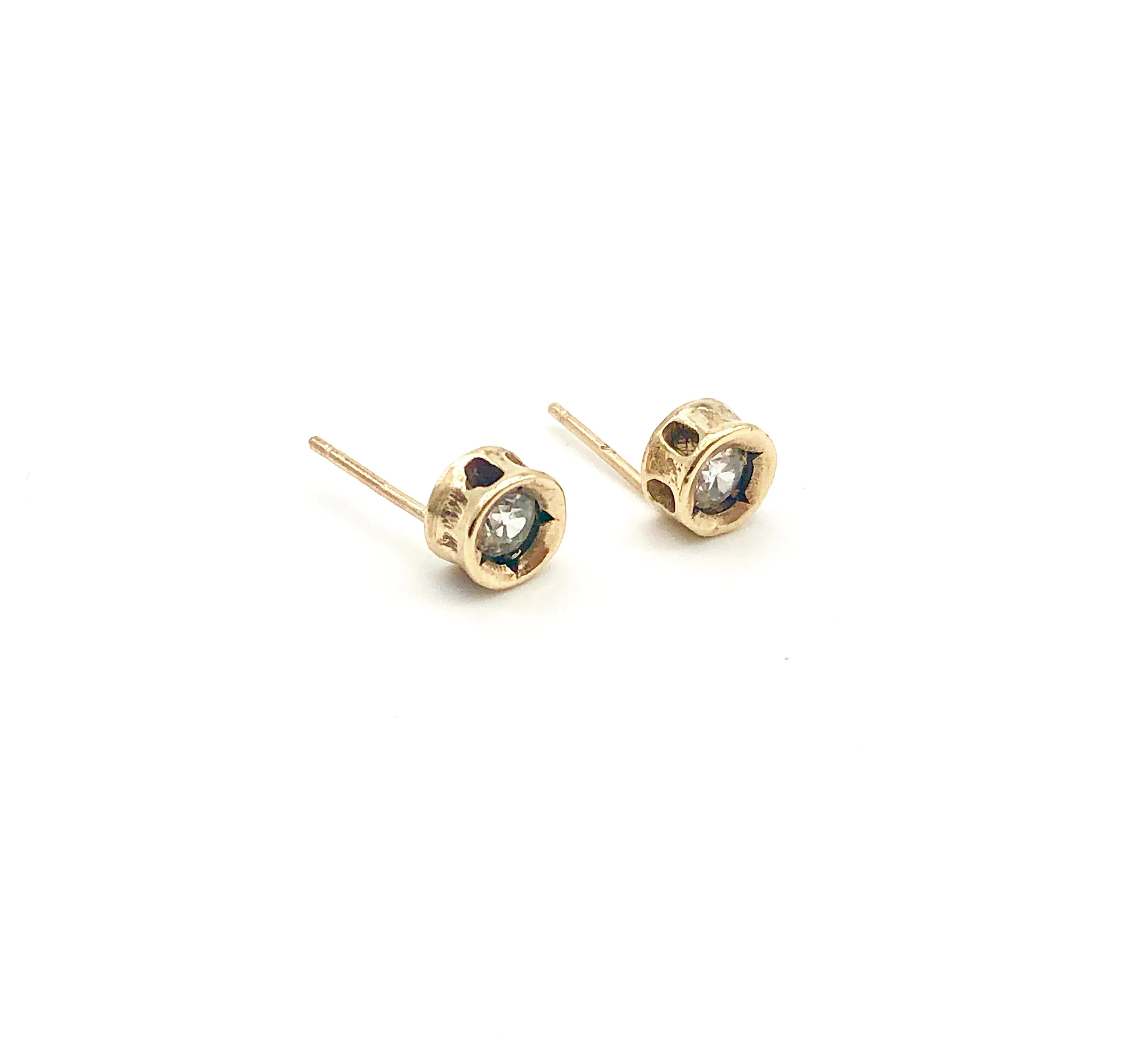 vertebrae stud with diamond